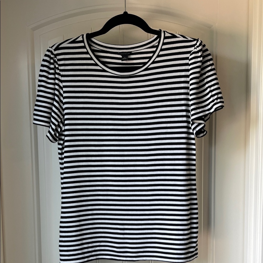 Ann Taylor Black & White Striped Short Sleeve Tee